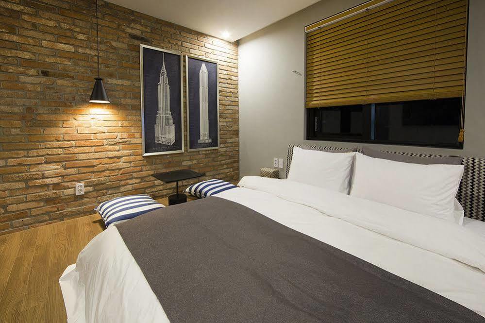 Hotel Brown Dot Gimhae Exterior photo